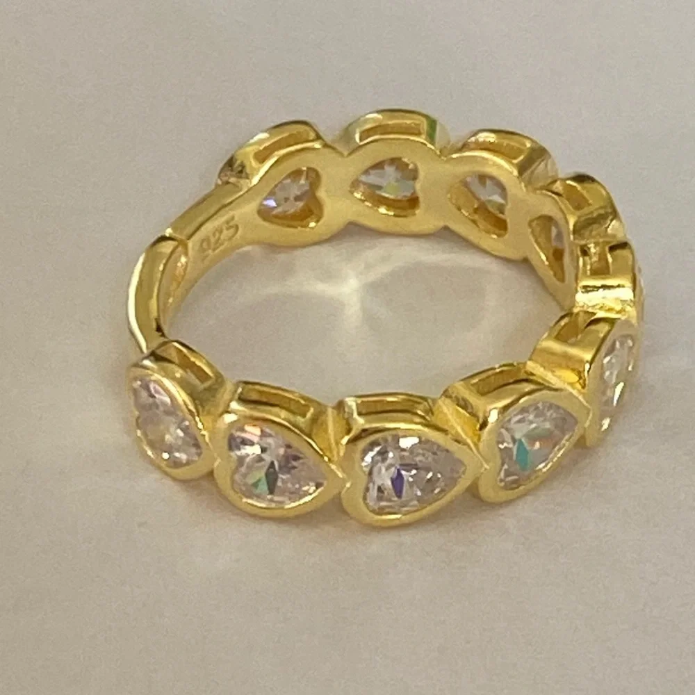 925 Silver band ring 5.5 heart clear cz stones 18k yellow gold plated